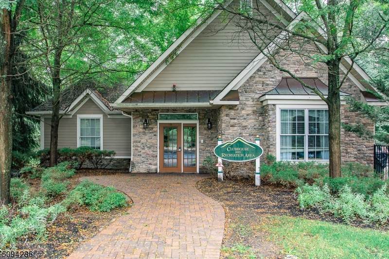 11 Skyview Dr - Photo 1