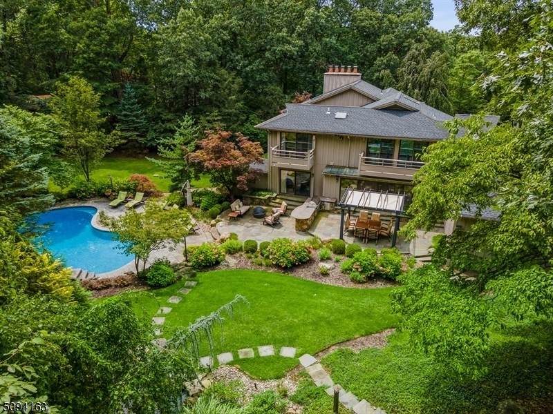 845 Huron Rd - Photo 1
