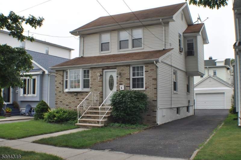 878 Devon St - Photo 1