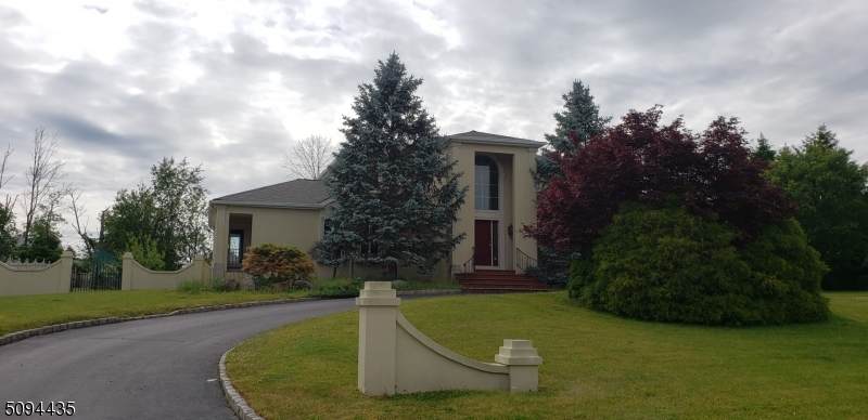 22 Ewing Dr - Photo 1