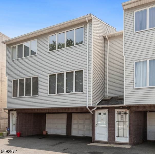 74 Maryland Ave - Photo 1