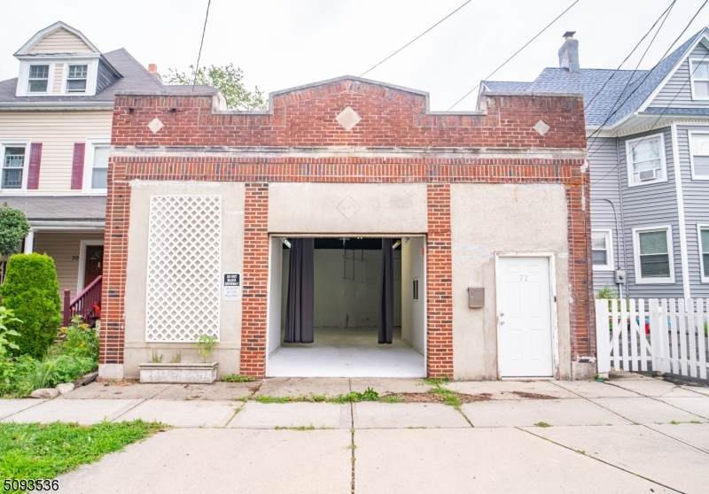 72 Greenwood Ave - Photo 1
