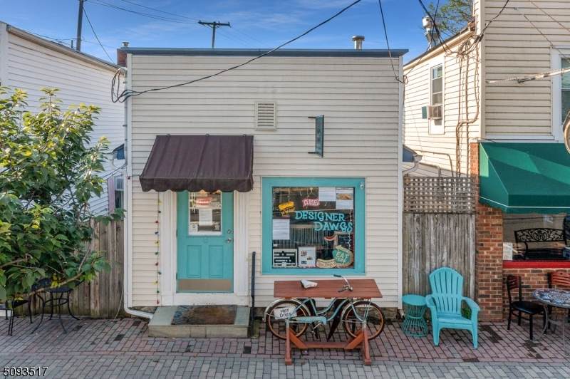 3 Main St - Photo 1
