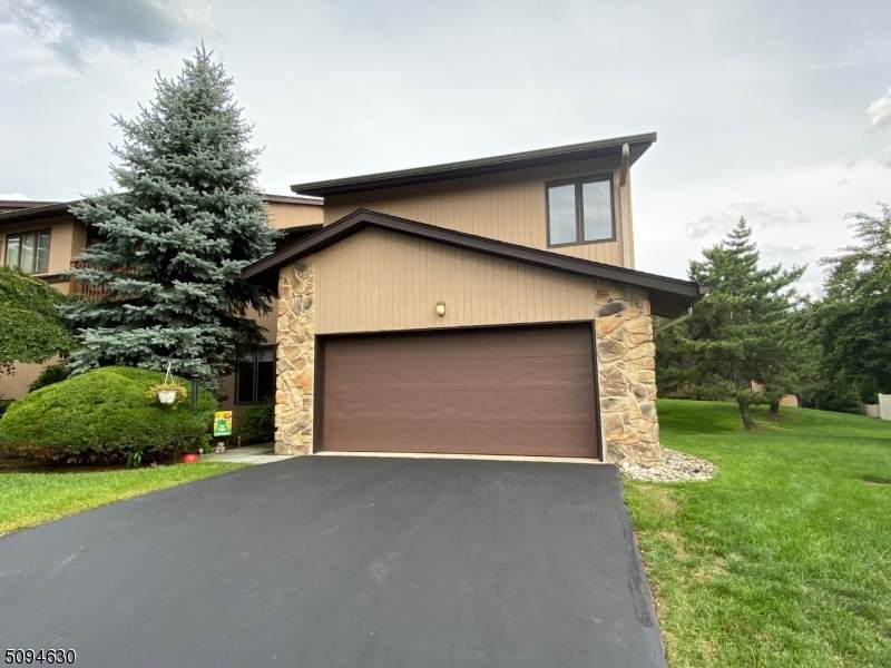 18 Cedarwood Terr - Photo 1