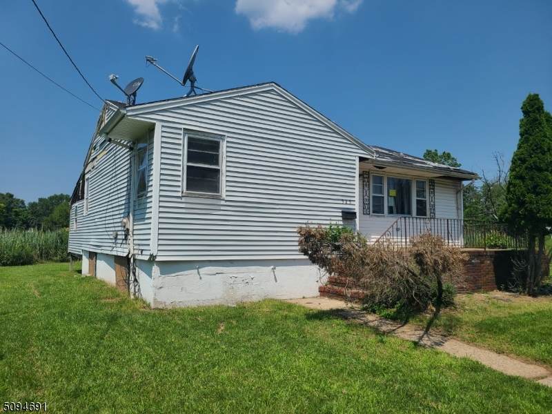 525 Vesper Ave - Photo 1