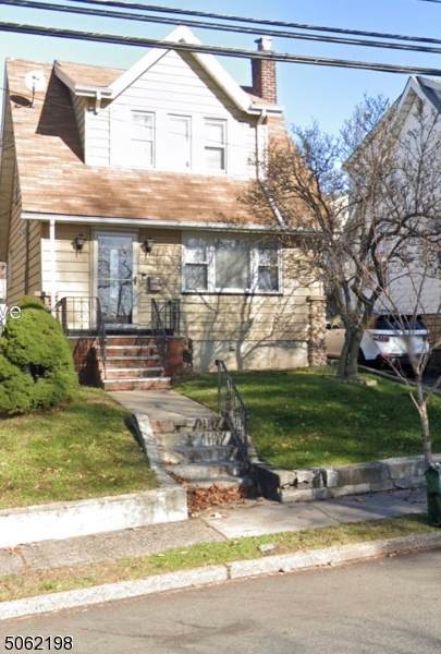 462 Belleville Ave - Photo 1