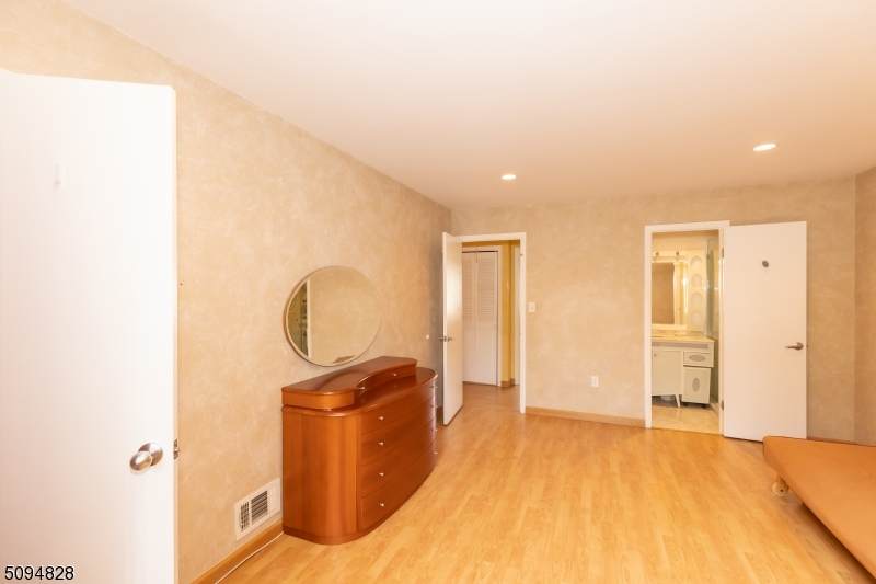 1096 Schmidt Ln - Photo 1