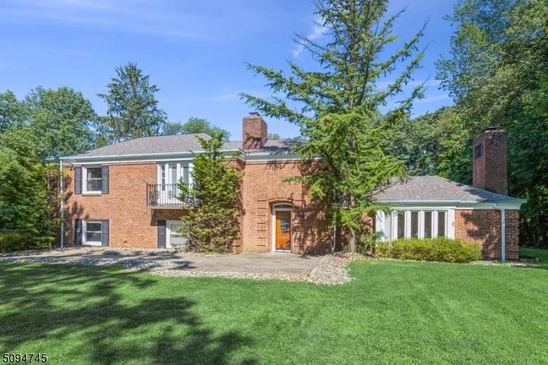 212 Devon Rd - Photo 1