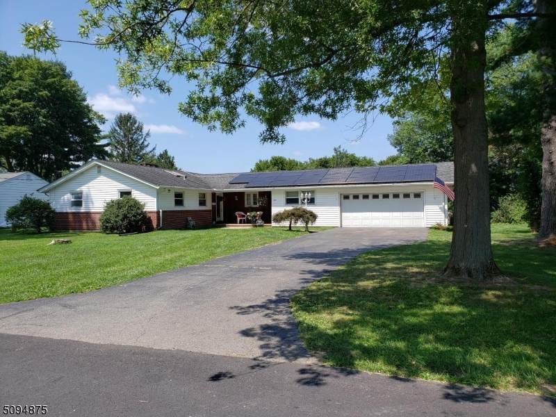 824 Lopatcong St - Photo 1