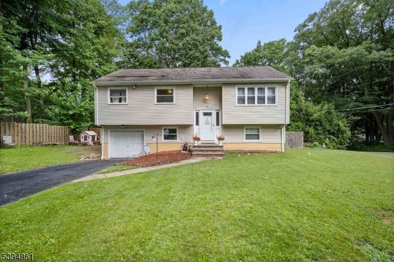 11 Robinhood Ln - Photo 1