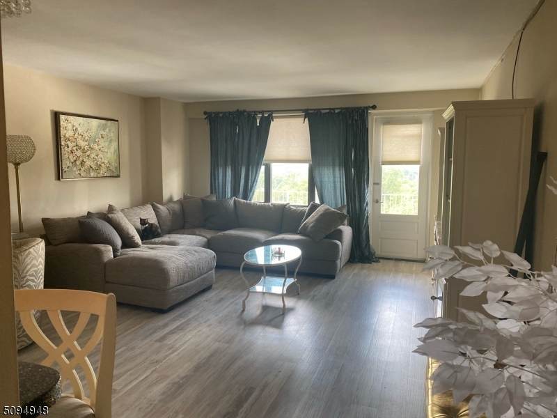 285 Aycrigg Ave - Photo 1