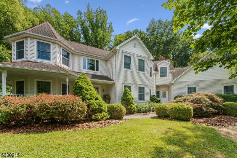 83 Mill Pond Rd - Photo 1