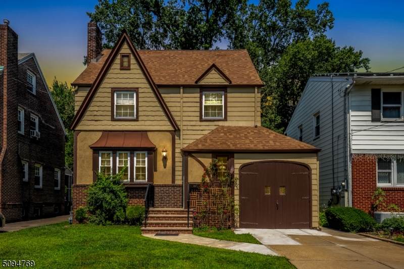 29 Decker Ave - Photo 1