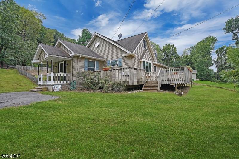 307 Dogwood Dr - Photo 1
