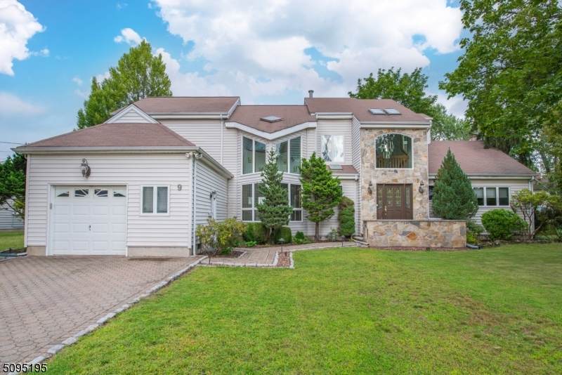 9 Samuel Ct - Photo 1