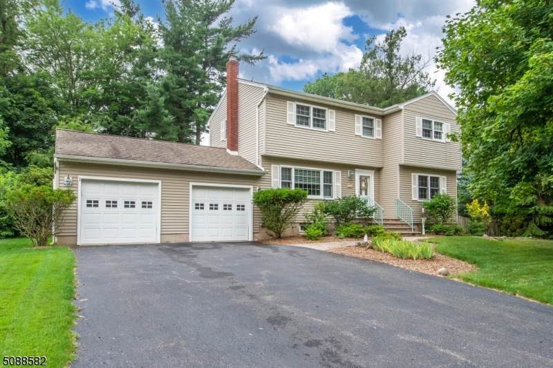 2 Meadow Ct - Photo 1