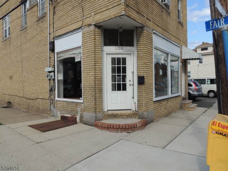 106 Lodi St - Photo 1