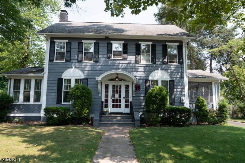 1111 Grant Ave - Photo 1