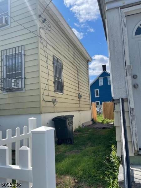 600 Beach St - Photo 1