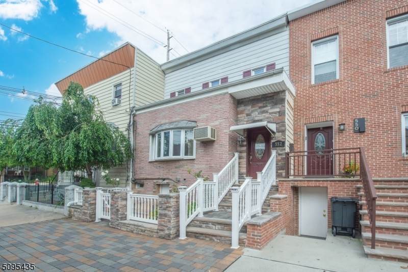 552 Liberty Ave - Photo 1