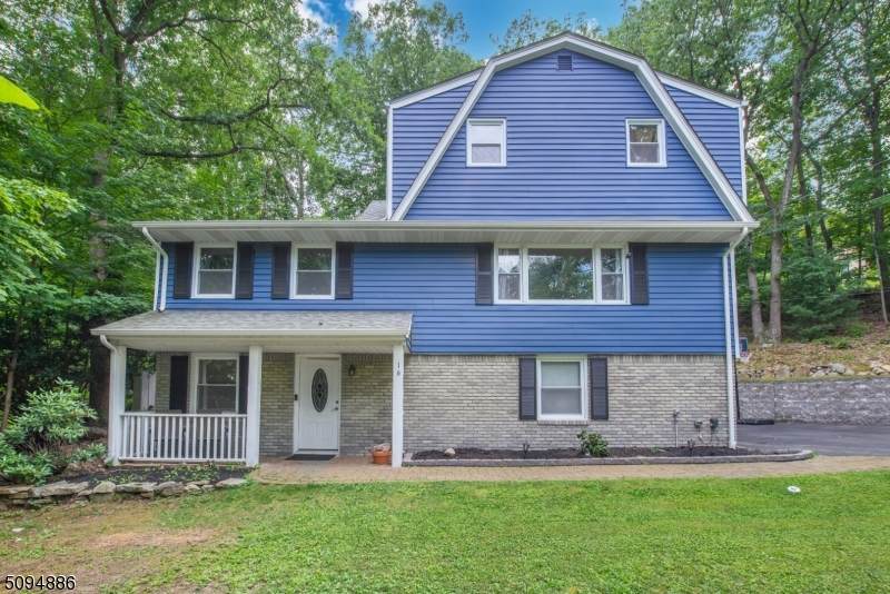 16 Mallory Rd - Photo 1