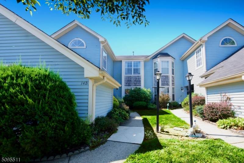 14 Ashbourne Dr - Photo 1