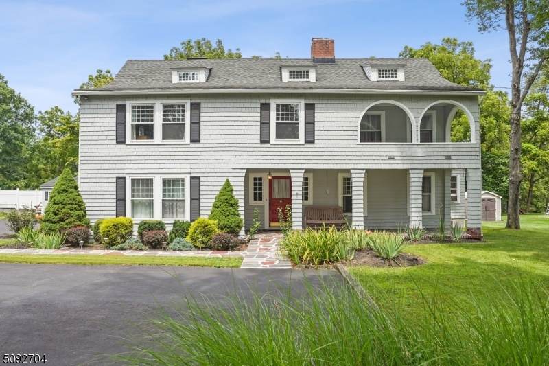 1462 Valley Rd - Photo 1