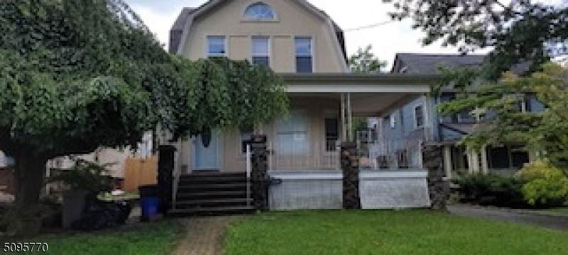 704 Park Ave - Photo 1