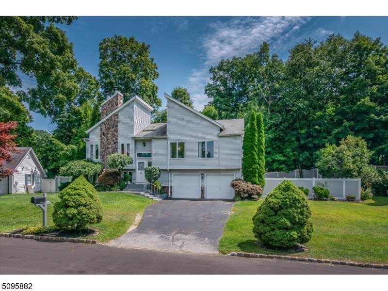 6 Lakeside Pl - Photo 1