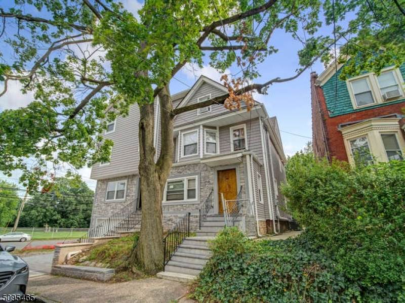 2 Stewart Pl - Photo 1