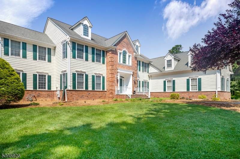 4 Raymond Ln - Photo 1