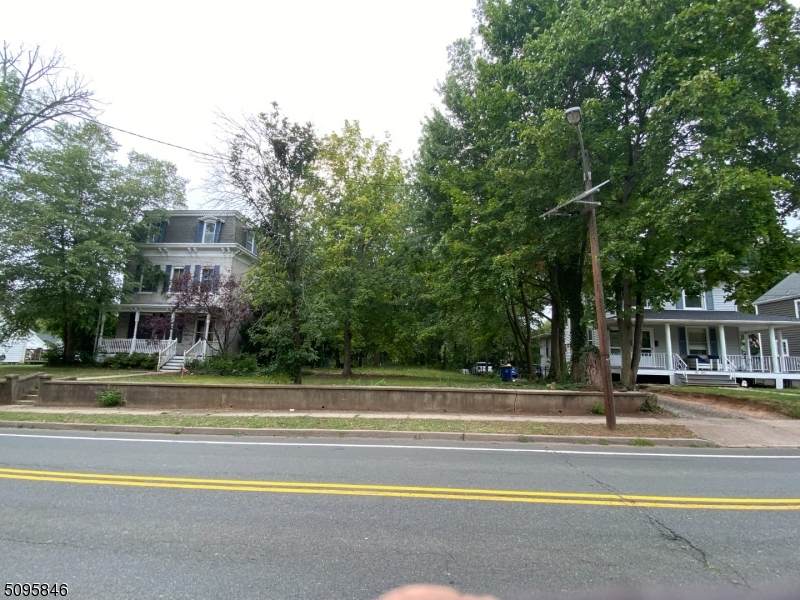 179 Grove St - Photo 1