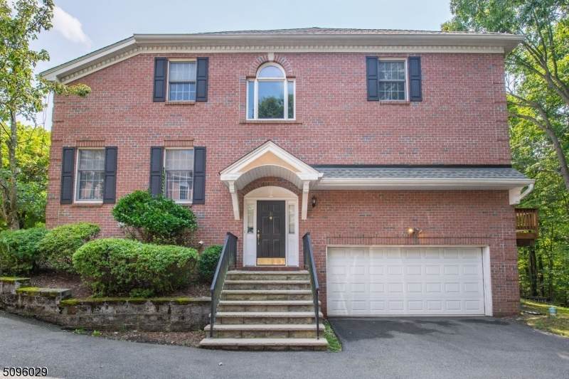 31 Spring Hill Cir - Photo 1