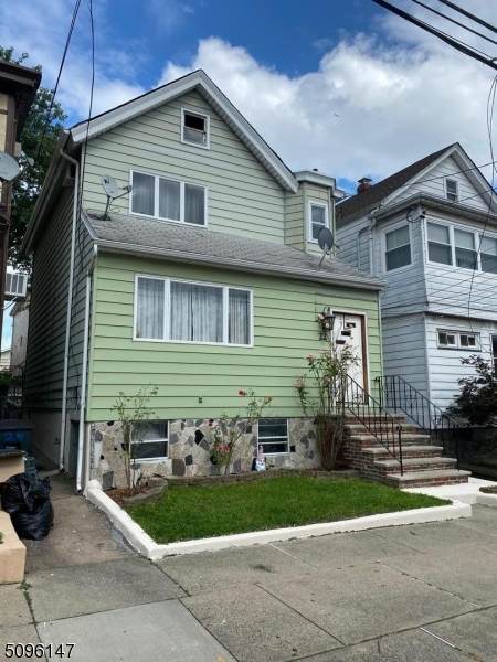 22 Cambridge Ave - Photo 1