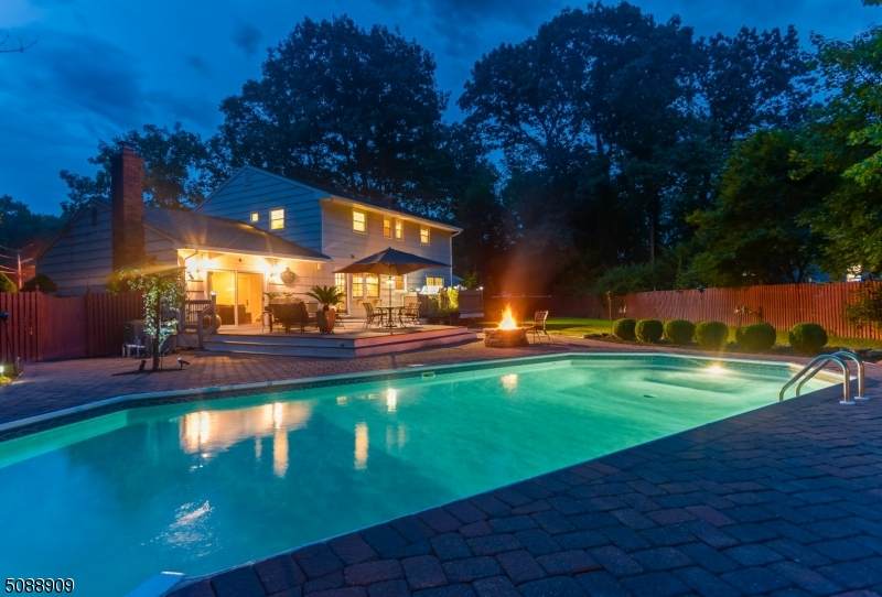 11 Gary Ct - Photo 1