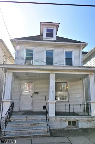 214 Hudson St - Photo 1