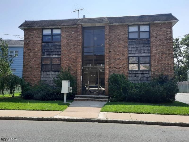 68 Montgomery - Photo 1