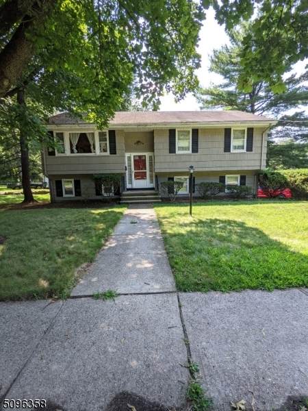 138 Grant Ave - Photo 1