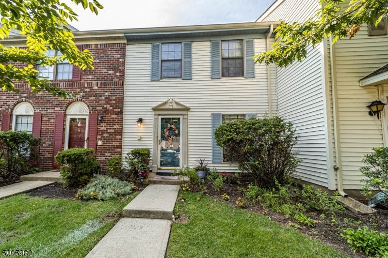14 Pear Tree Ln - Photo 1
