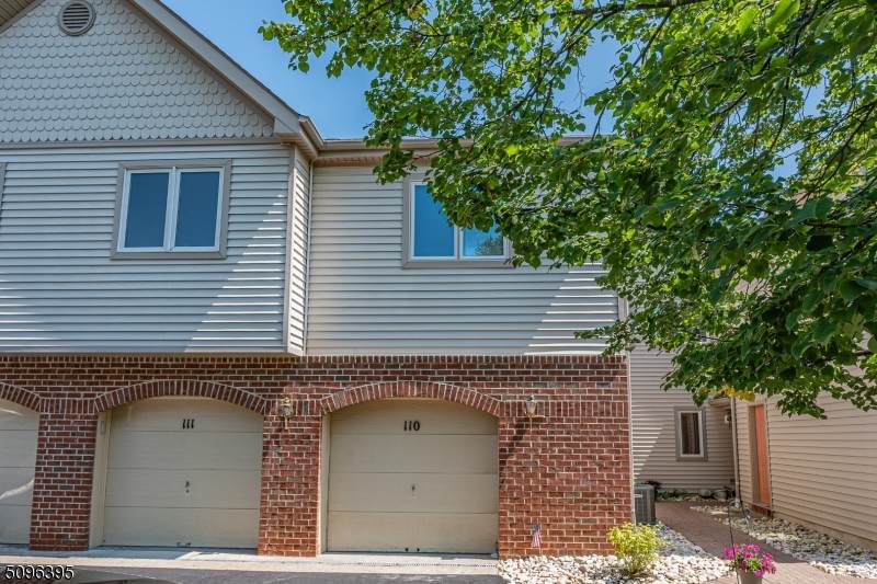 110 Sunrise Dr - Photo 1