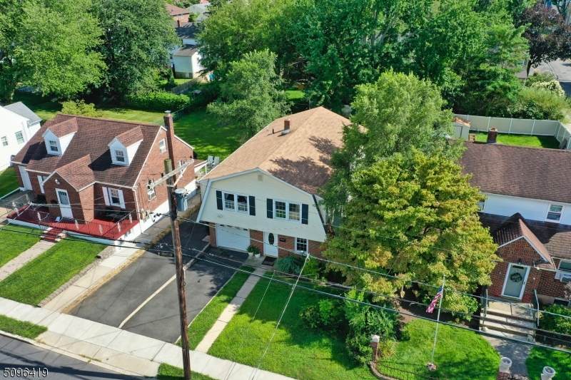 101 Larch Ave - Photo 1