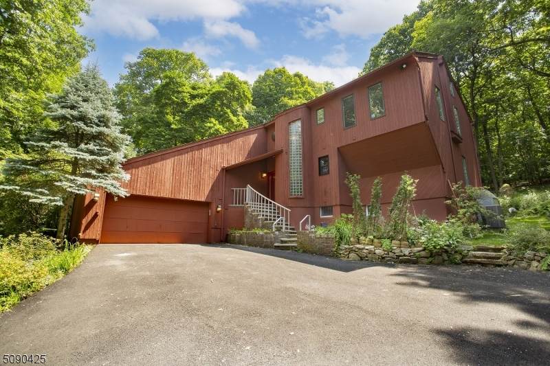 15 Camelot Rd - Photo 1