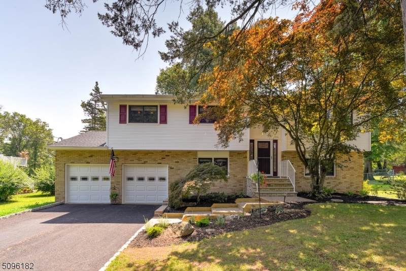 19 Dunbar Ave - Photo 1