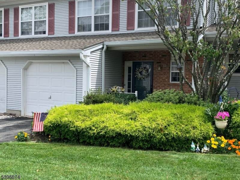 67 Hickory Way - Photo 1