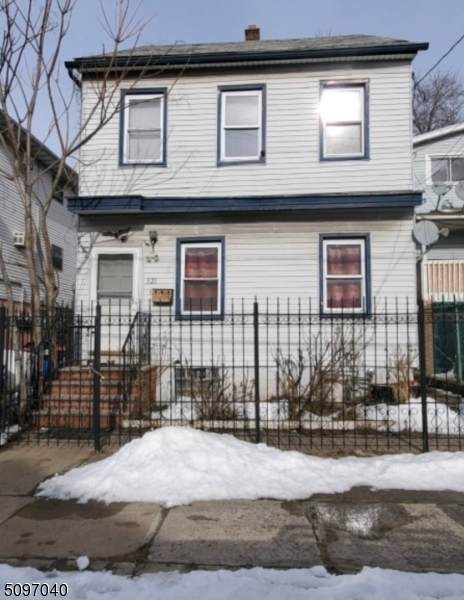 321 Magnolia Ave - Photo 1