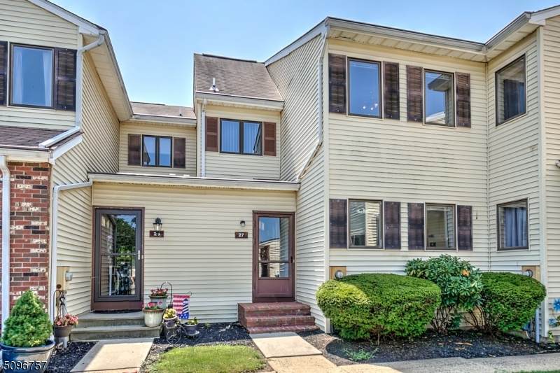 27 Coppermine Vlg - Photo 1