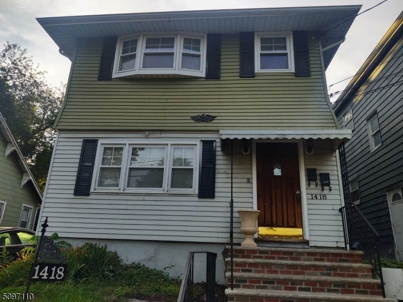 1418 Hiawatha Ave - Photo 1
