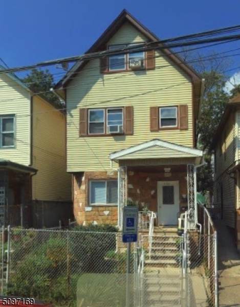 832 Parker St - Photo 1