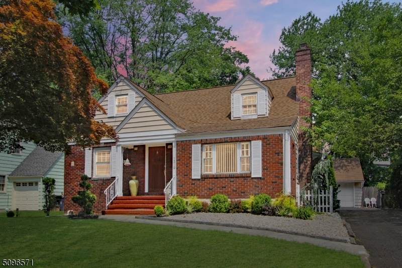1317 Sunnyside Pl - Photo 1
