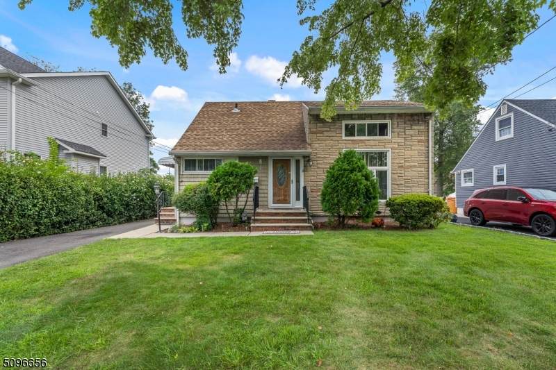 915 Franklin Ter - Photo 1